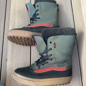 Vans MTE standard waterproof boot. Brand new, sample pair.
